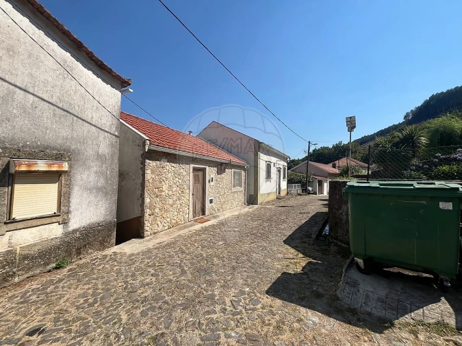 Moradia T3 para Venda em Castanheira de Pêra e Coentral Foto 24