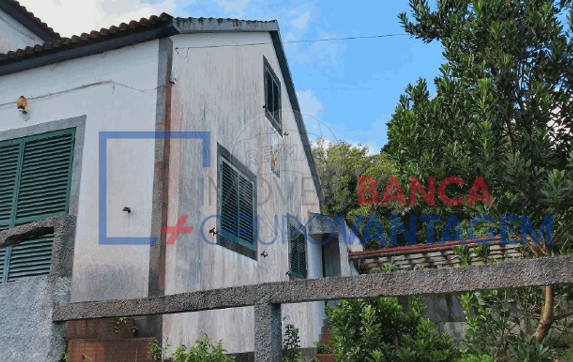 Moradia T4 para Venda em Santo Antonio Foto 5