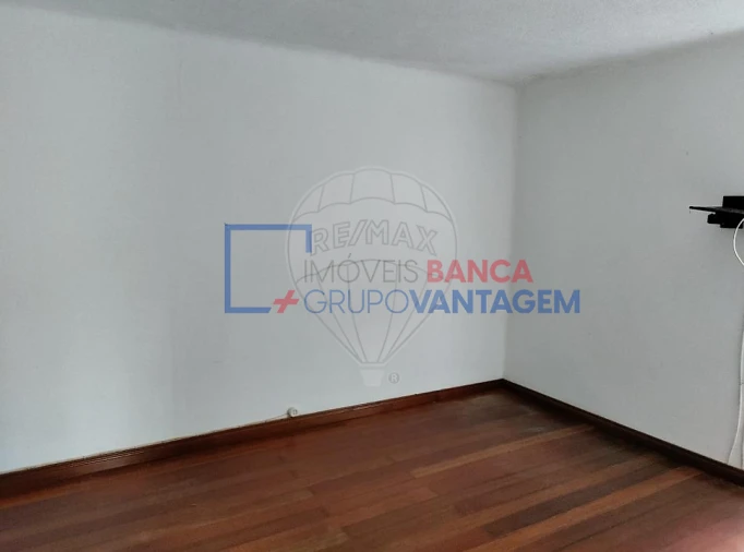 Moradia T4 para Venda em Santo Antonio Foto 15