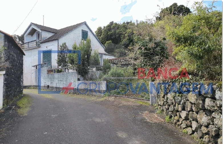 Moradia T4 para Venda em Santo Antonio Foto 3