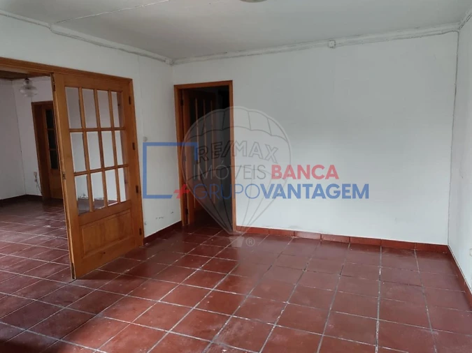 Moradia T4 para Venda em Santo Antonio Foto 9