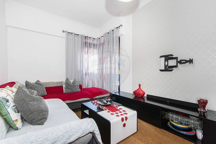 Apartamento T2 para Venda em Águas Livres Foto 4