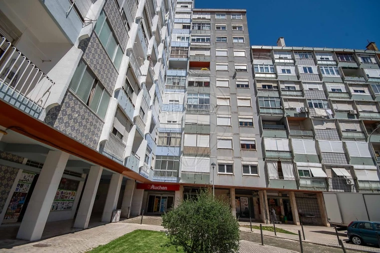 Apartamento T2 para Venda em Águas Livres Foto 17