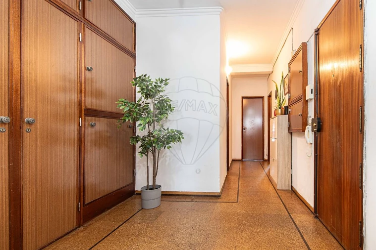 Apartamento T2 para Venda em Águas Livres Foto 3