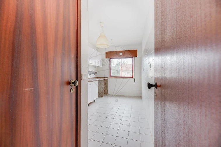 Apartamento T3 para Venda em Algueirão-Mem Martins Foto 14