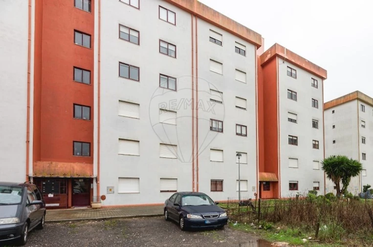 Apartamento T3 para Venda em Algueirão-Mem Martins Foto 2