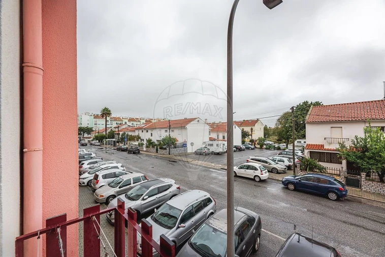 Apartamento T3 para Venda em Algueirão-Mem Martins Foto 3