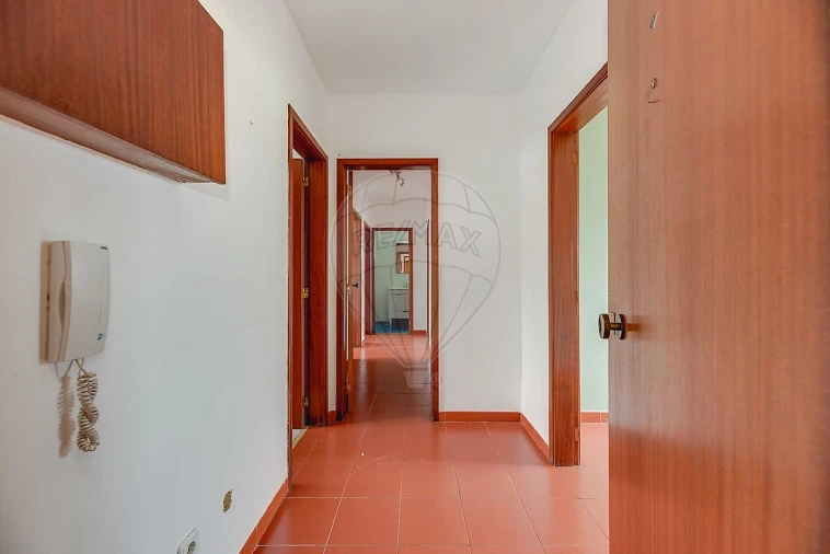 Apartamento T3 para Venda em Algueirão-Mem Martins Foto 4