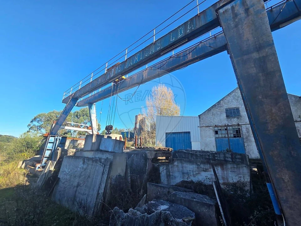 Armazém para Venda em Almargem do Bispo, Pêro Pinheiro e Montelavar Foto 3