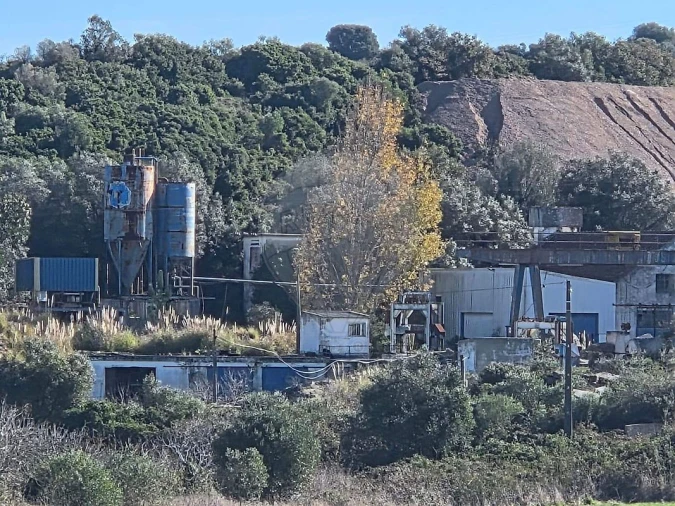 Armazém para Venda em Almargem do Bispo, Pêro Pinheiro e Montelavar Foto 2