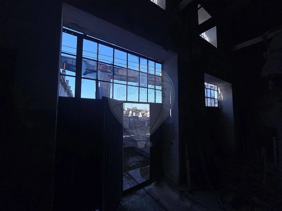 Armazém para Venda em Almargem do Bispo, Pêro Pinheiro e Montelavar Foto 16