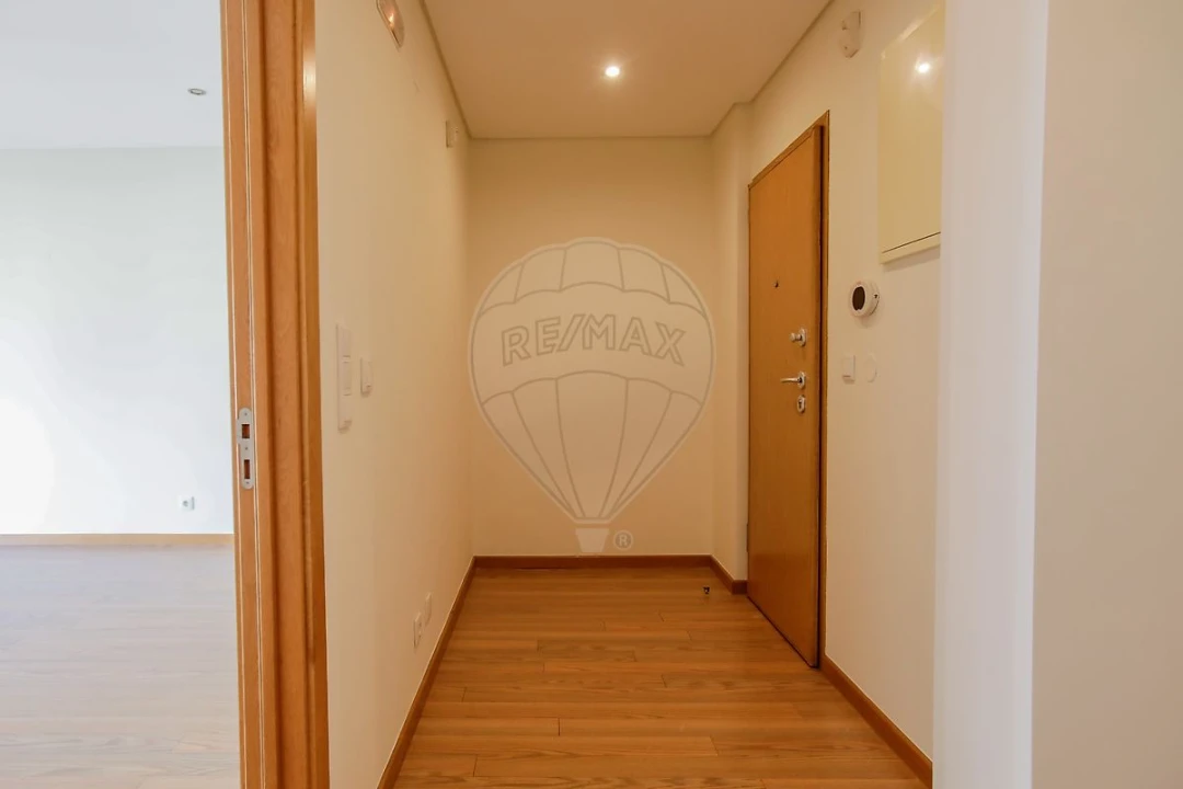 Apartamento T2 para Venda em Areeiro Foto 31