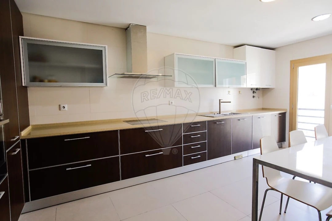 Apartamento T2 para Venda em Areeiro Foto 26