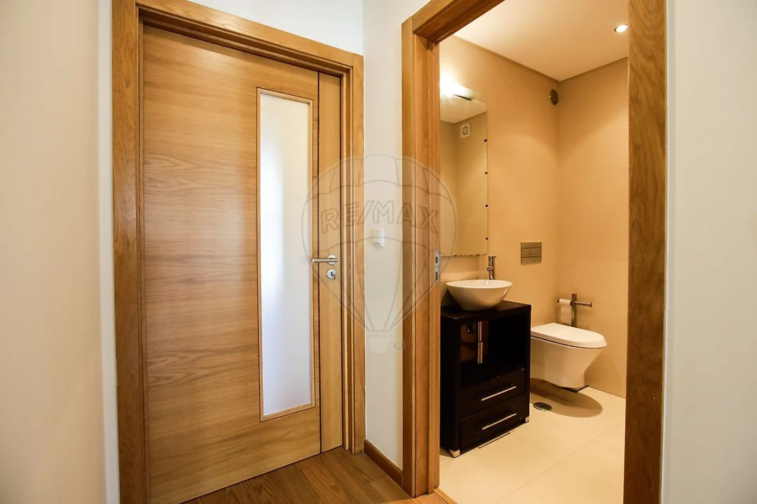 Apartamento T2 para Venda em Areeiro Foto 4