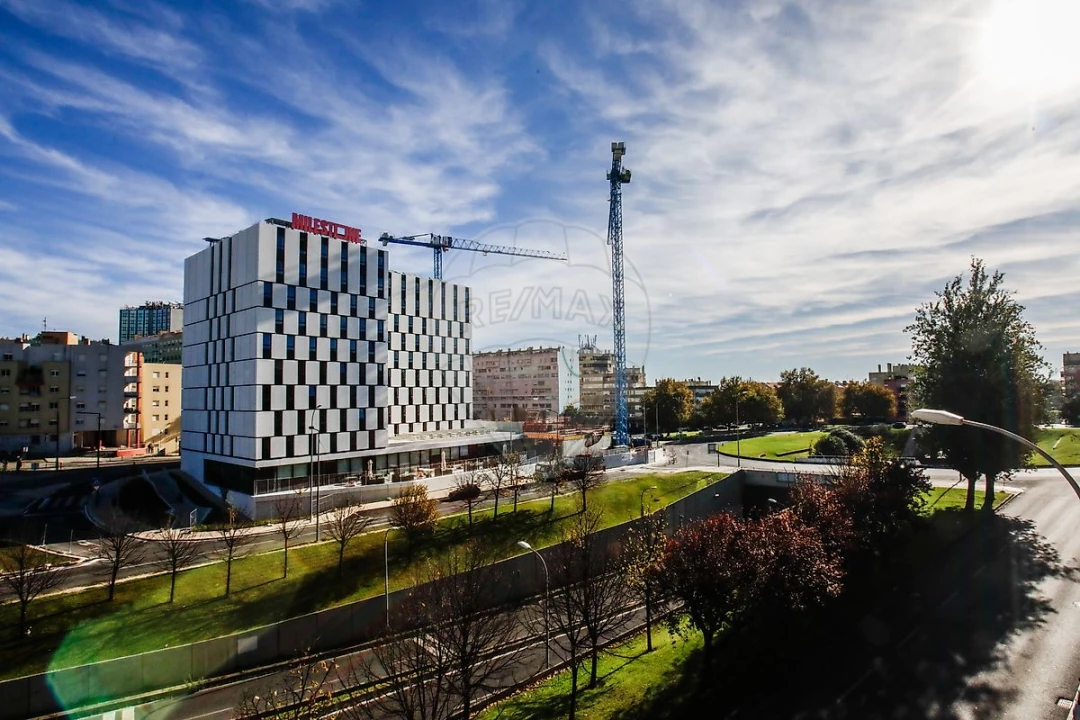 Apartamento T2 para Venda em Areeiro Foto 11