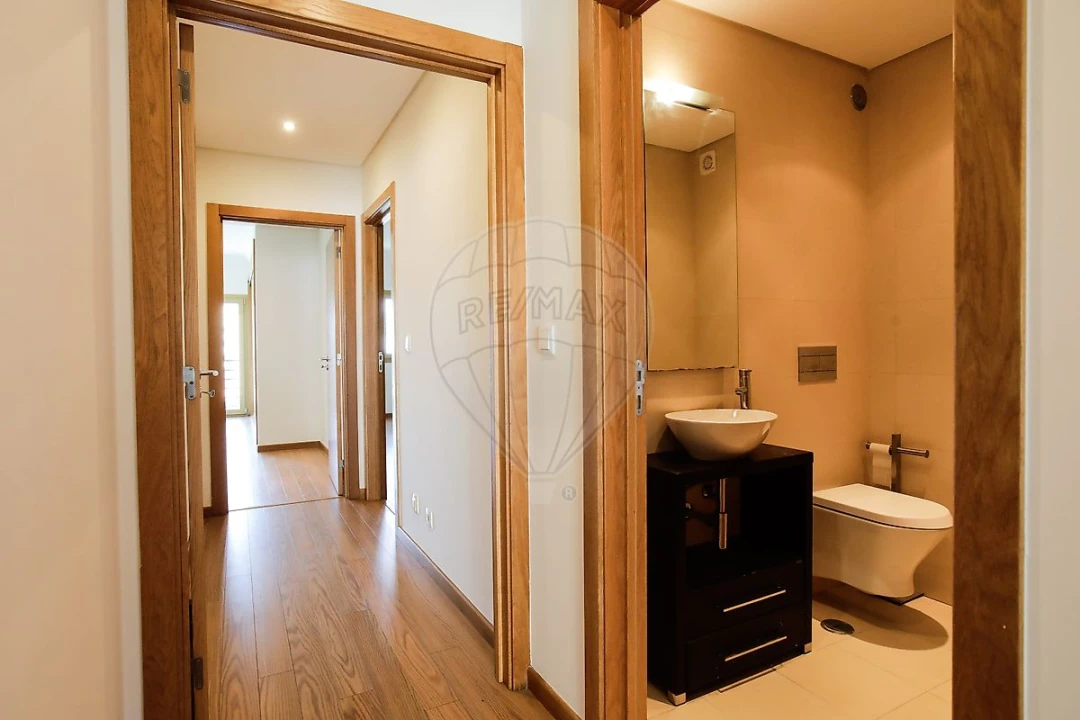 Apartamento T2 para Venda em Areeiro Foto 5