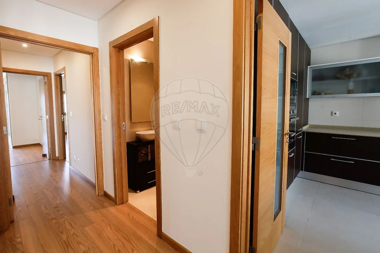 Apartamento T2 para Venda em Areeiro Foto 2