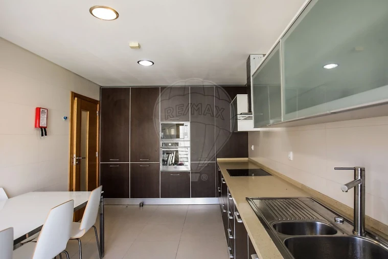 Apartamento T2 para Venda em Areeiro Foto 27