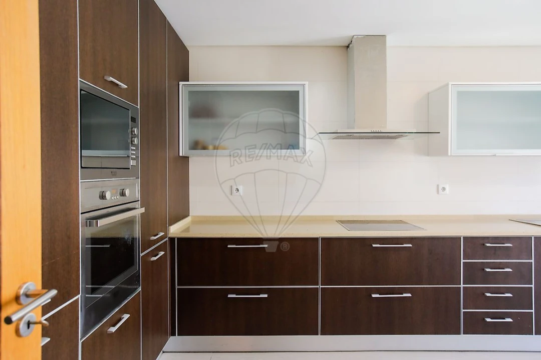 Apartamento T2 para Venda em Areeiro Foto 25