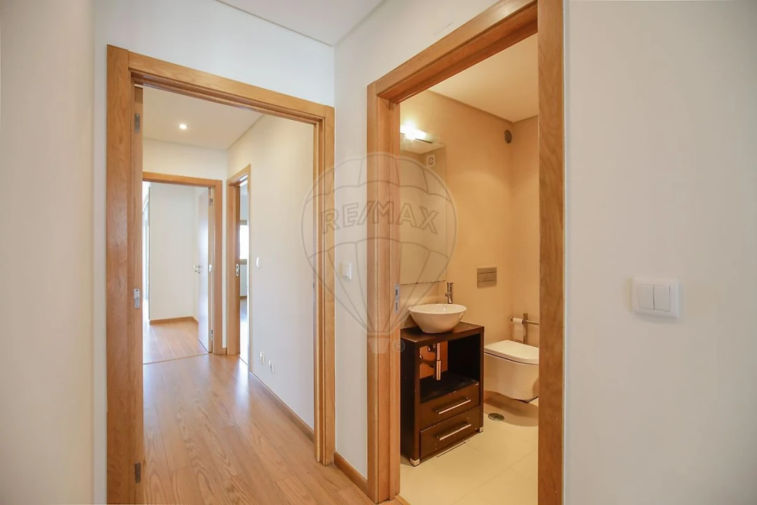 Apartamento T2 para Venda em Areeiro Foto 6