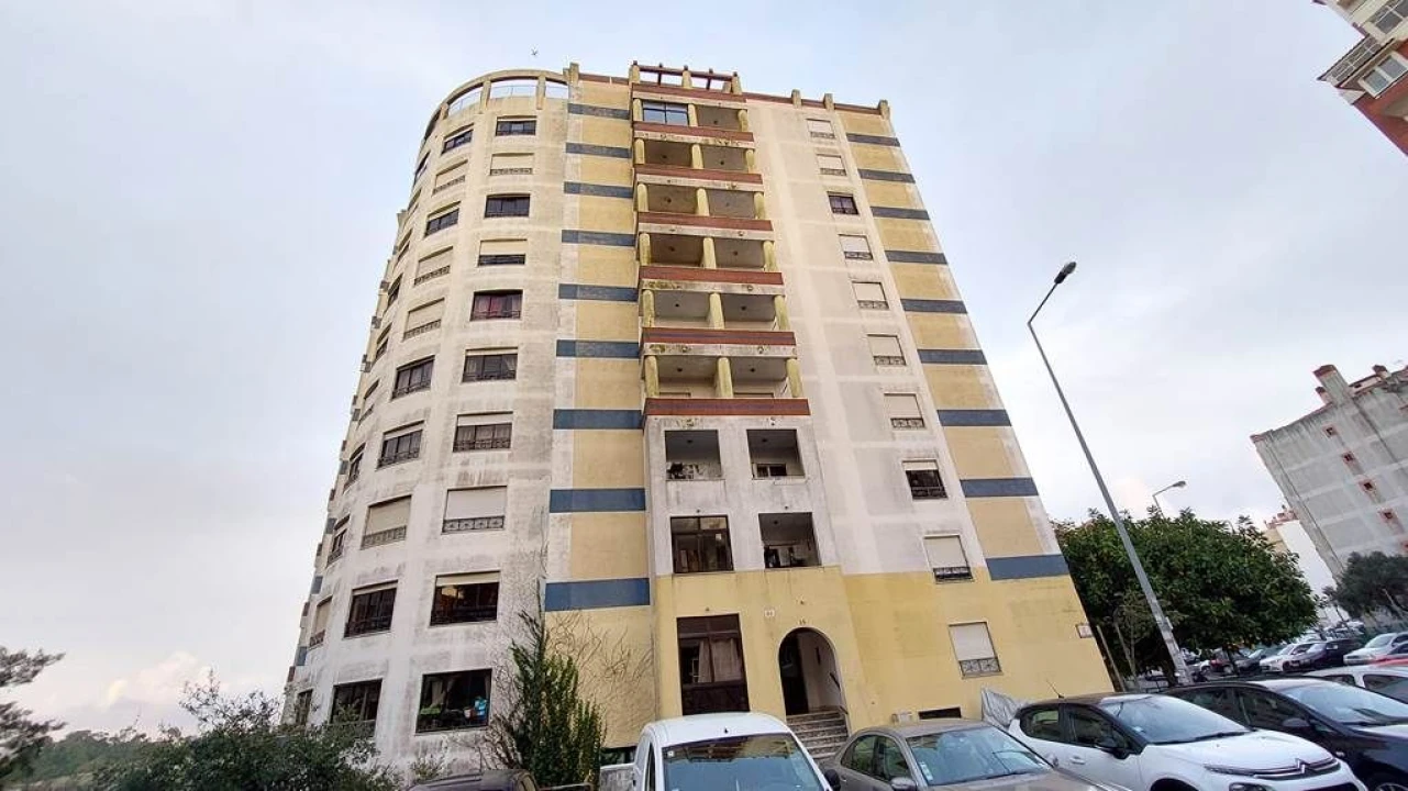 Apartamento T2 para Venda em Agualva e Mira-Sintra Foto 1