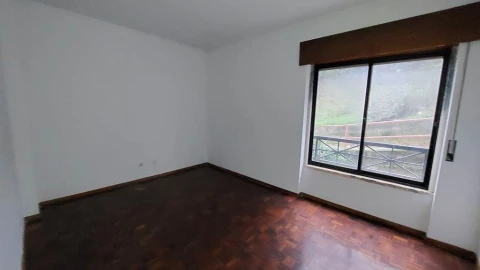 Apartamento T2 para Venda em Agualva e Mira-Sintra
