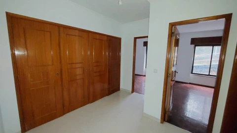 Apartamento T2 para Venda em Agualva e Mira-Sintra