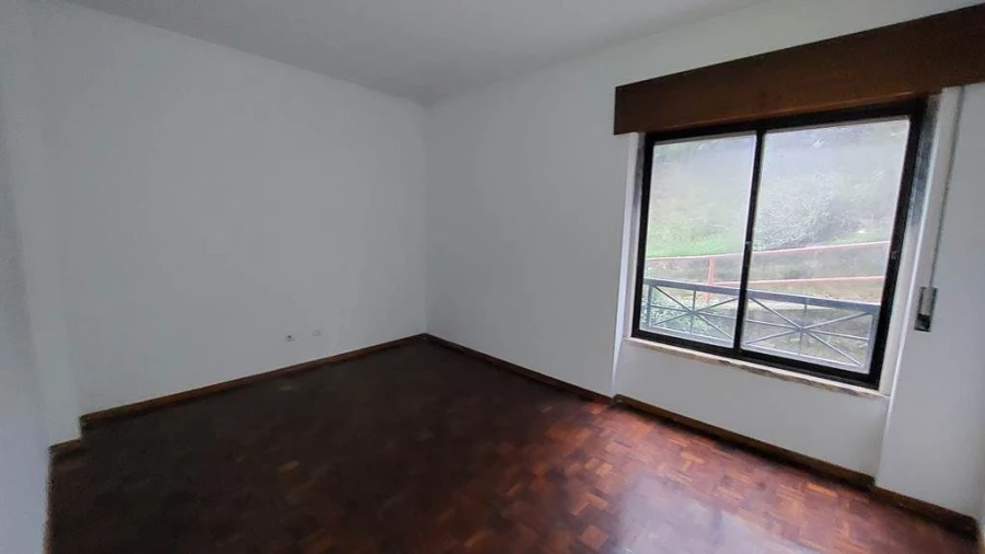 Apartamento T2 para Venda em Agualva e Mira-Sintra Foto 11