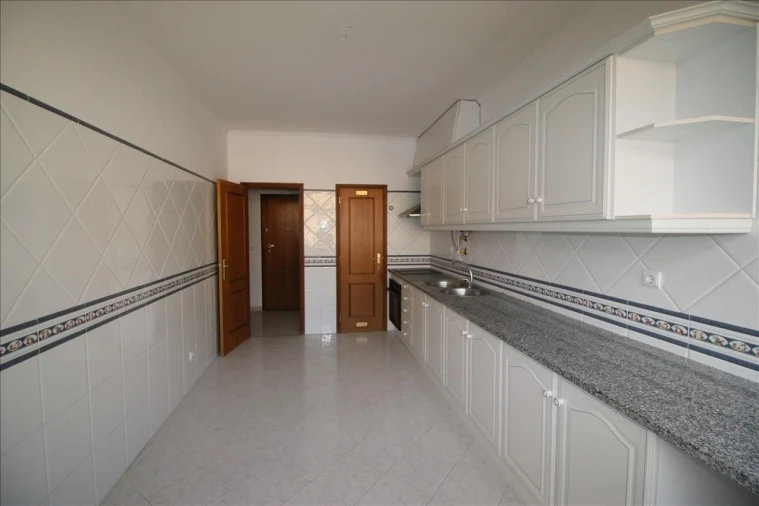 Apartamento T4 para Venda em Marvila, Ribeira Santarém, São Salvador, São Nicolau Foto 3