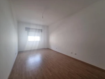 Apartamento T3 para Venda em Marvila, Ribeira Santarém, São Salvador, São Nicolau