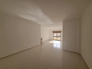 Apartamento T3 para Venda em Marvila, Ribeira Santarém, São Salvador, São Nicolau
