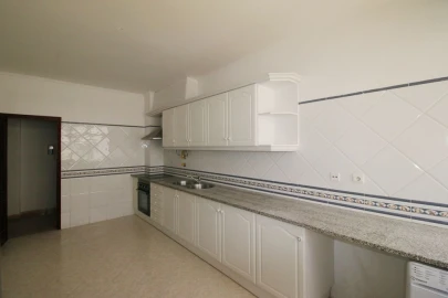 Apartamento T2 para Venda em Marvila, Ribeira Santarém, São Salvador, São Nicolau