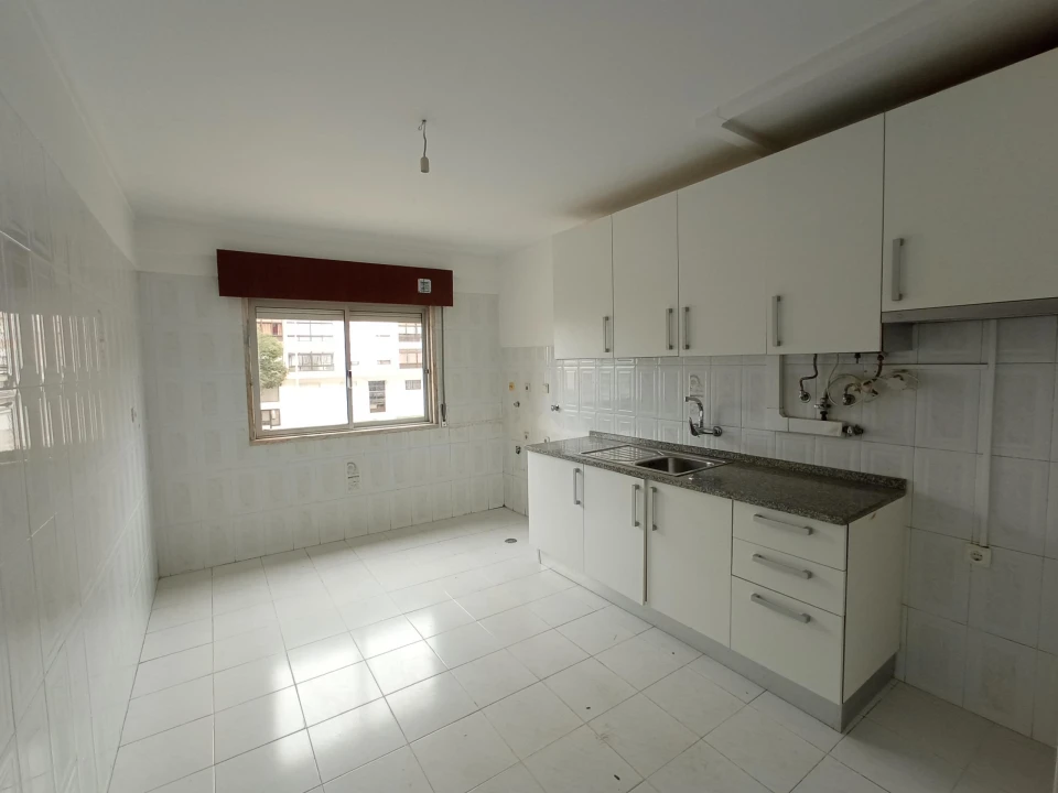 Apartamento T1 para Venda em Agualva e Mira-Sintra Foto 10