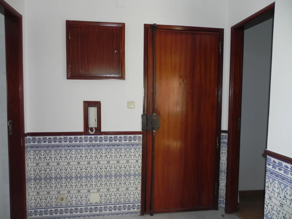 Apartamento T1 para Venda em Agualva e Mira-Sintra Foto 3