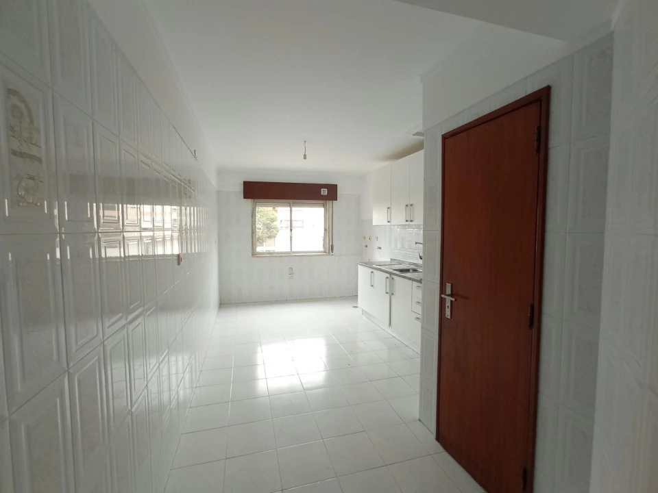 Apartamento T1 para Venda em Agualva e Mira-Sintra Foto 7