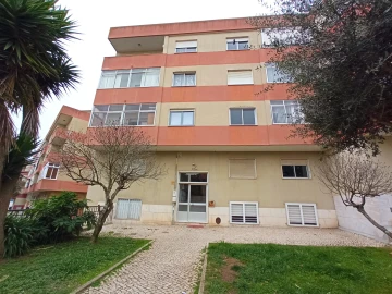 Apartamento T1 para Venda em Agualva e Mira-Sintra