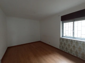 Apartamento T1 para Venda em Agualva e Mira-Sintra