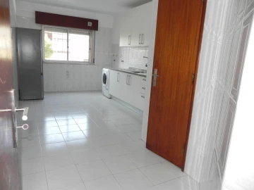 Apartamento T1 para Venda em Agualva e Mira-Sintra