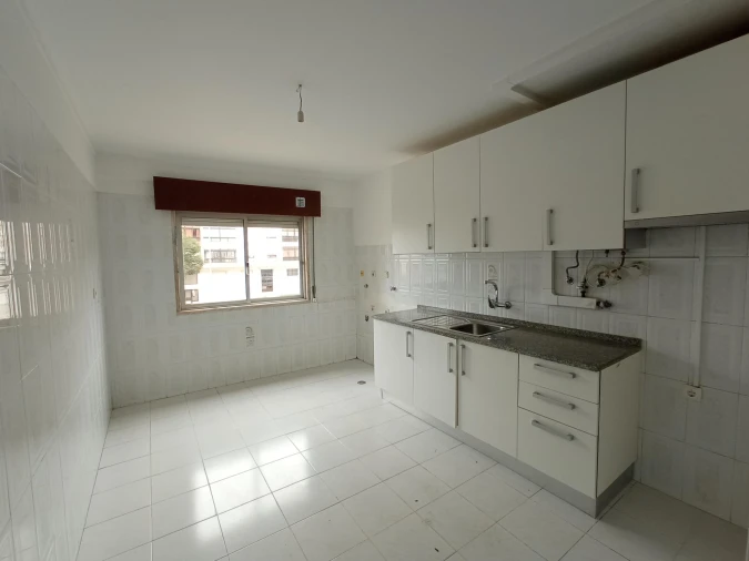 Apartamento T1 para Venda em Agualva e Mira-Sintra Foto 10