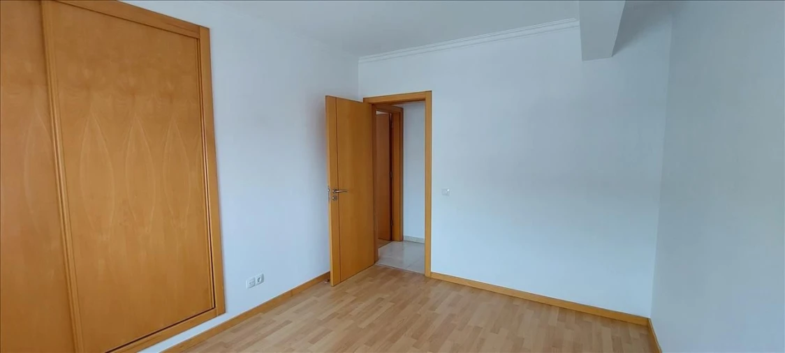 Apartamento T3 para Venda em Azambuja Foto 11