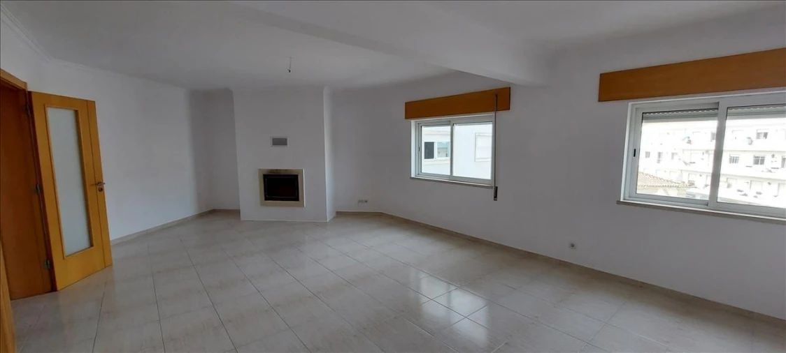 Apartamento T3 para Venda em Azambuja Foto 3