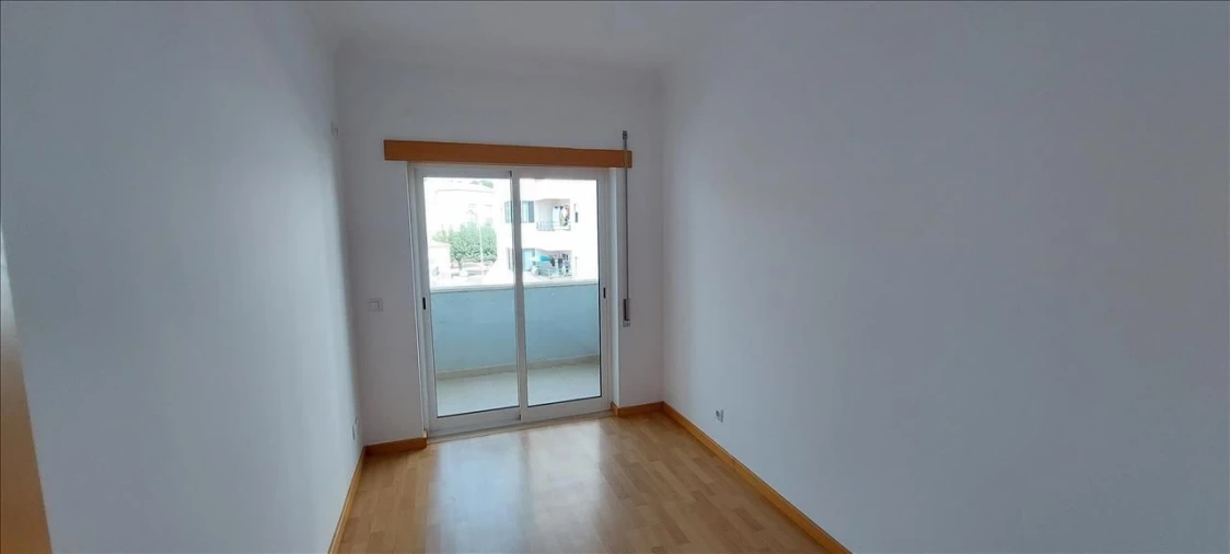 Apartamento T3 para Venda em Azambuja Foto 8