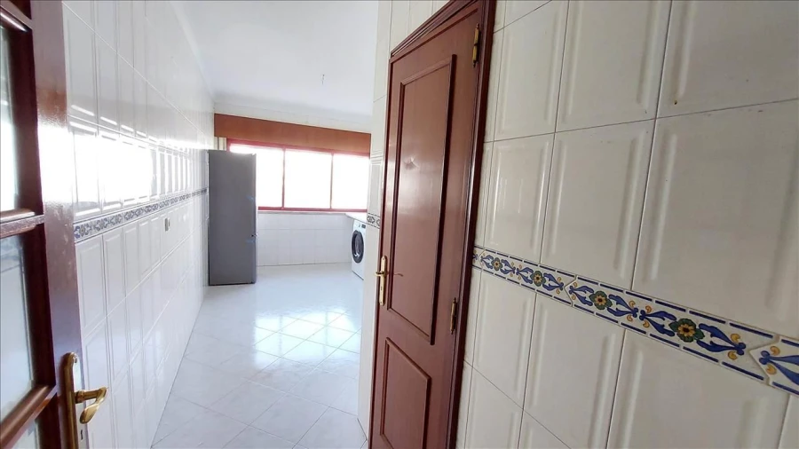 Apartamento T2 para Venda em Agualva e Mira-Sintra Foto 11