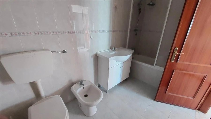 Apartamento T2 para Venda em Agualva e Mira-Sintra Foto 19