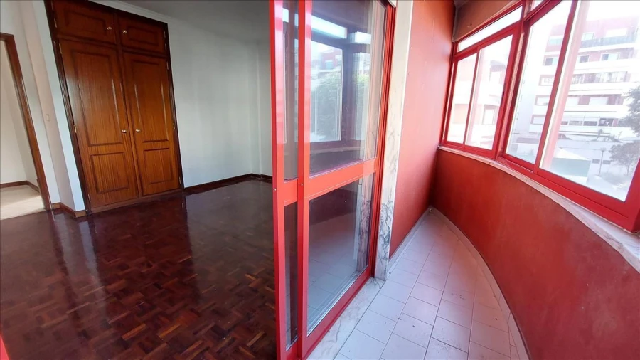 Apartamento T2 para Venda em Agualva e Mira-Sintra Foto 20