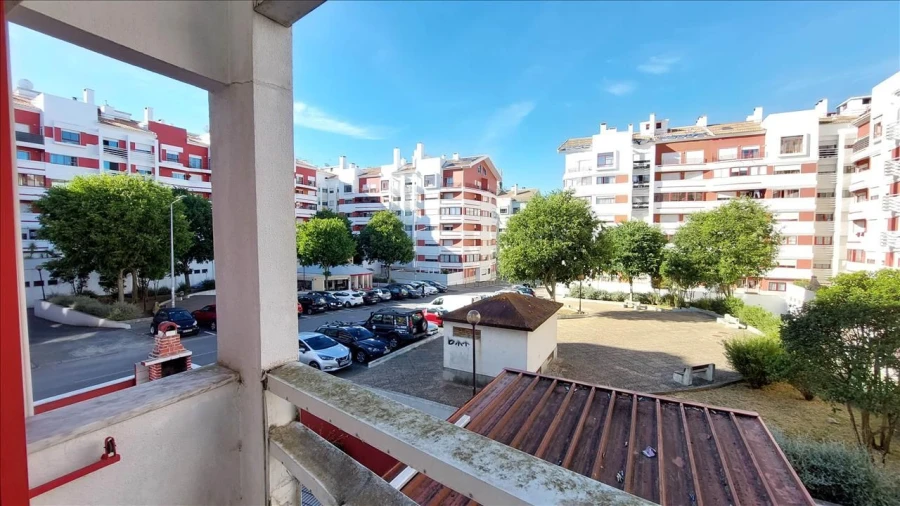 Apartamento T2 para Venda em Agualva e Mira-Sintra Foto 22