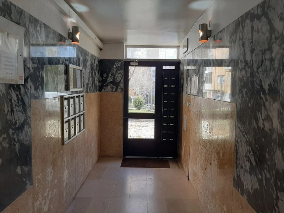 Apartamento T3 para Venda em Rio de Mouro Foto 2