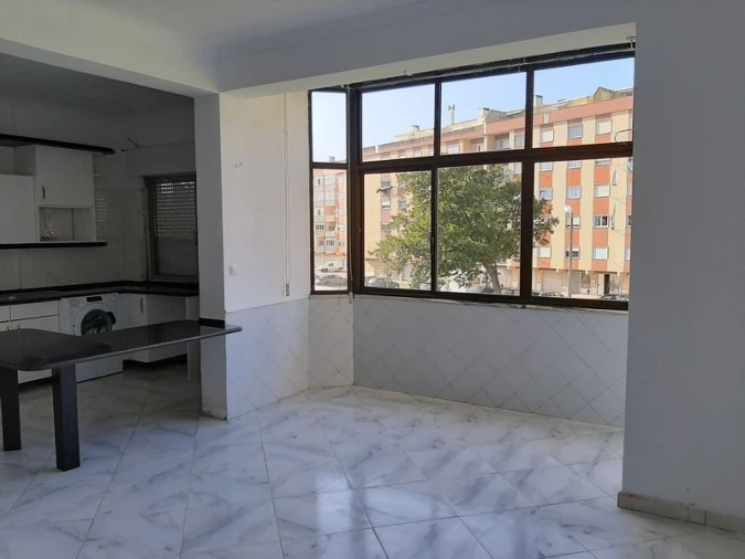 Apartamento T3 para Venda em Rio de Mouro Foto 3