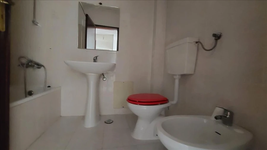 Apartamento T2 para Venda em Rio de Mouro Foto 10