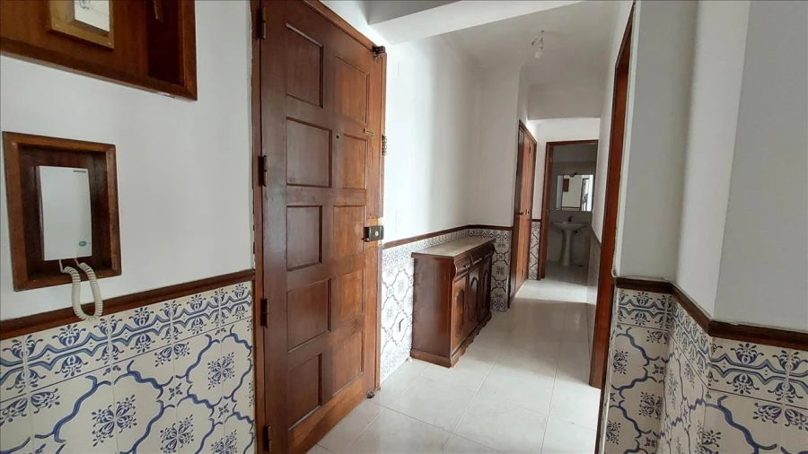 Apartamento T2 para Venda em Rio de Mouro Foto 2